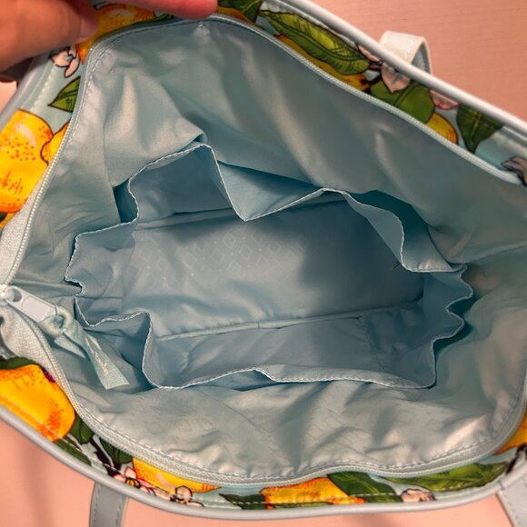 🌸 Vera Bradley Small Trimmed Vera Tote – Lemon Grove Print (NWT, MSRP $115) - Picture 5 of 10